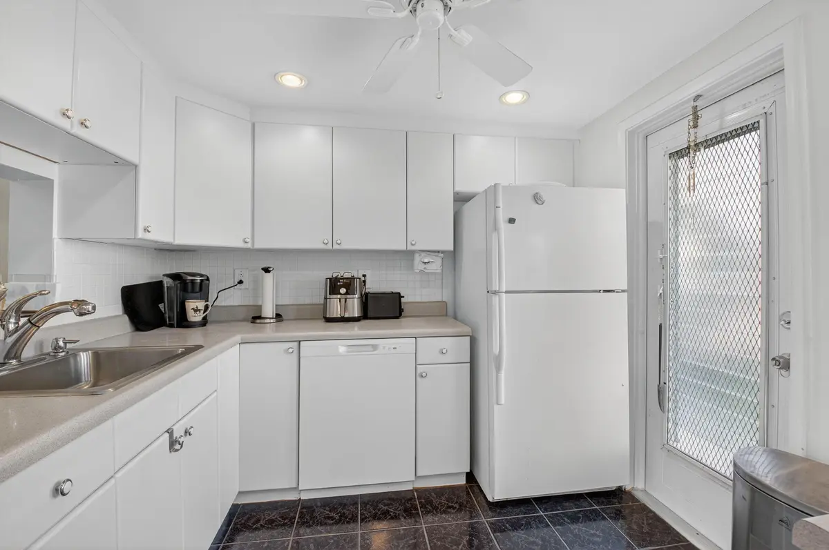 Village Royale 6 at 2152 NE 1st Way 101, Boynton Beach