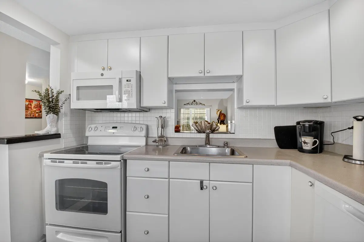 Village Royale 7 at 2152 NE 1st Way 101, Boynton Beach