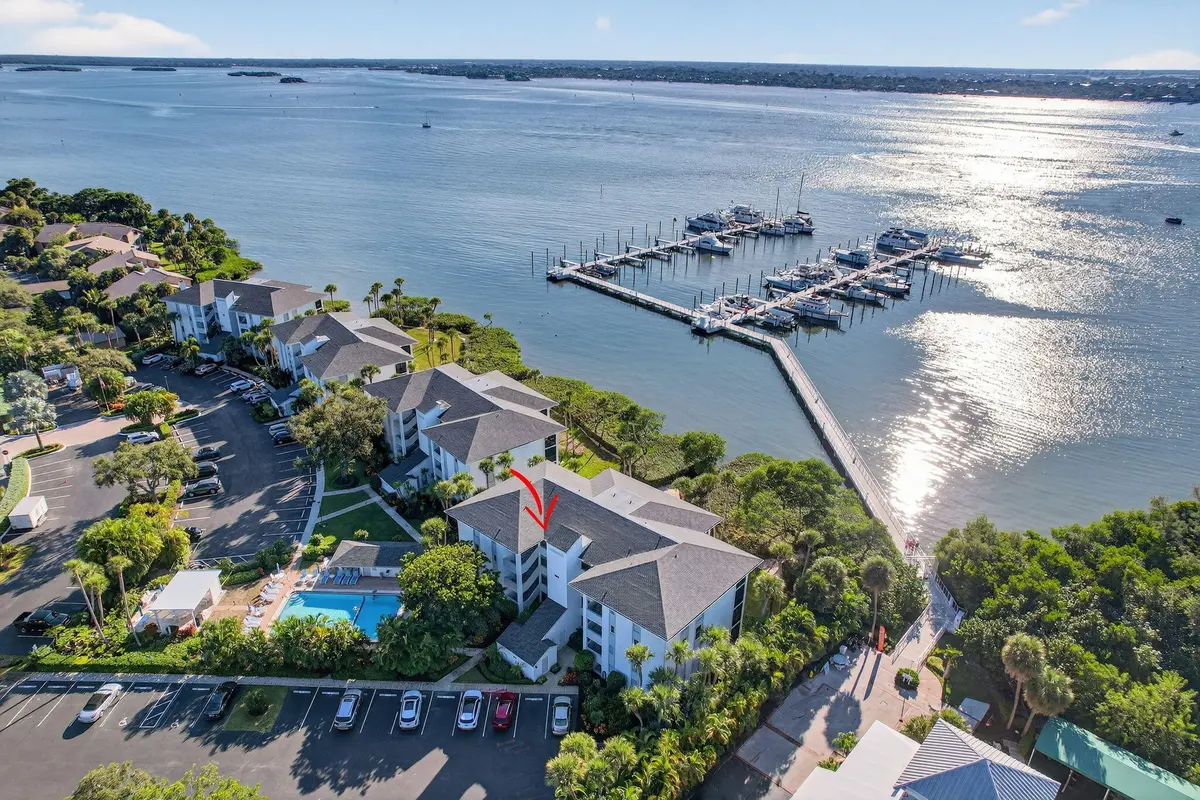 390 NE Edgewater Drive 403 at 390 NE Edgewater Drive 403, Stuart