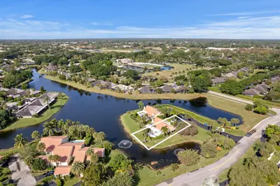 2211 Las Casitas Drive, Wellington – Townhouse for sale