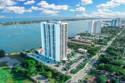 5600 N Flagler Drive 407, West Palm Beach – sold