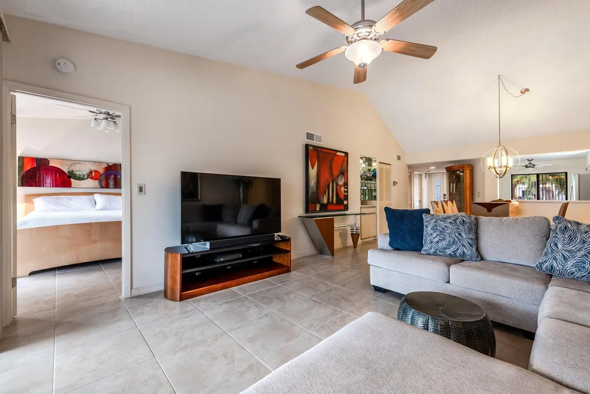 1107-6 at 7485 Glendevon Lane 1107, Delray Beach