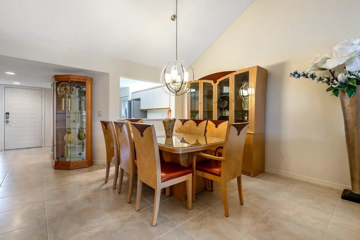 1107-7 at 7485 Glendevon Lane 1107, Delray Beach