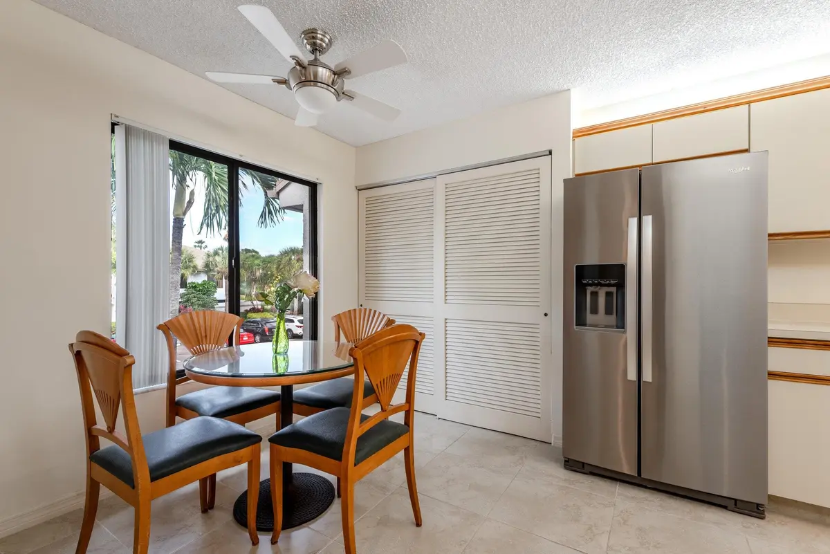 1107-11 at 7485 Glendevon Lane 1107, Delray Beach