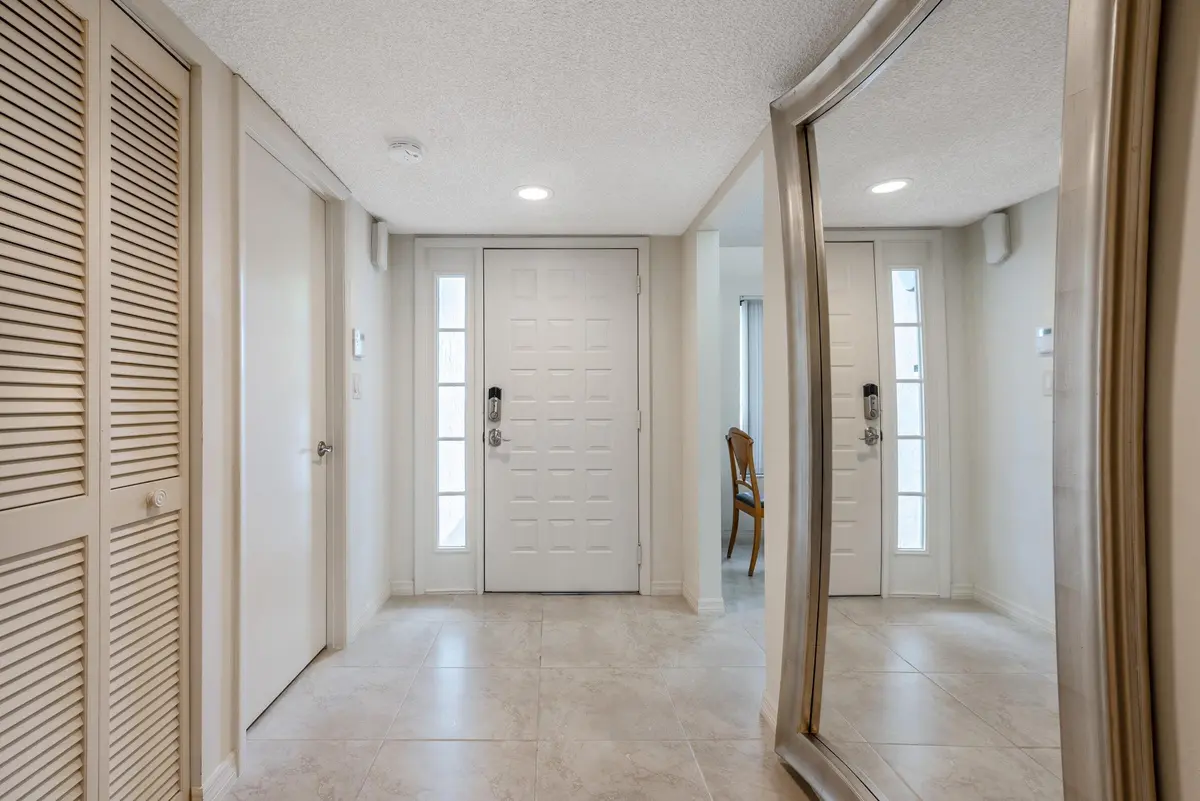 1107-13 at 7485 Glendevon Lane 1107, Delray Beach
