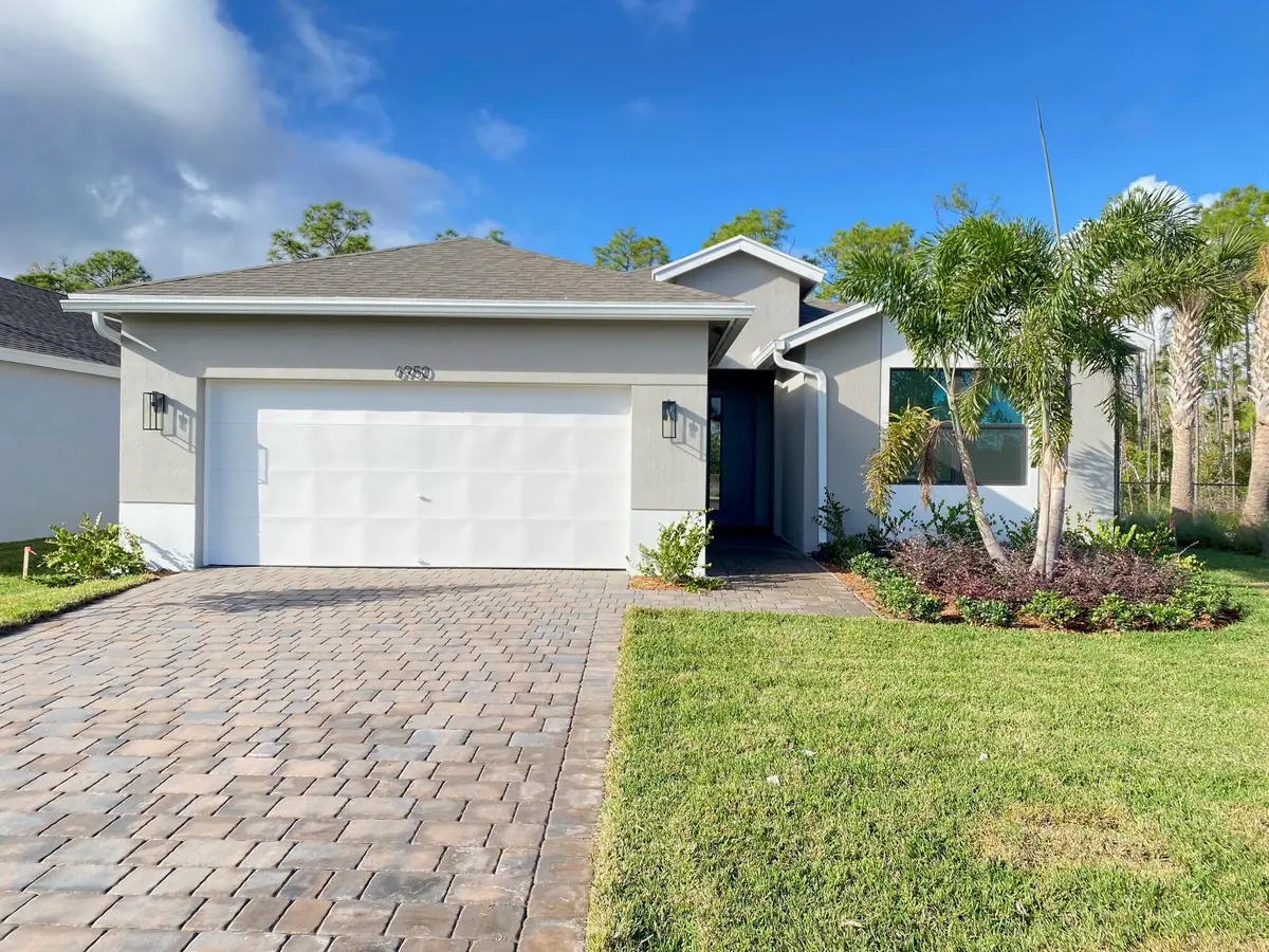 View of Front at 6950 SE Park Trace Drive, Stuart