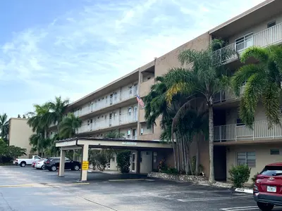 330 NE 26th Avenue 406, Boynton Beach – sold
