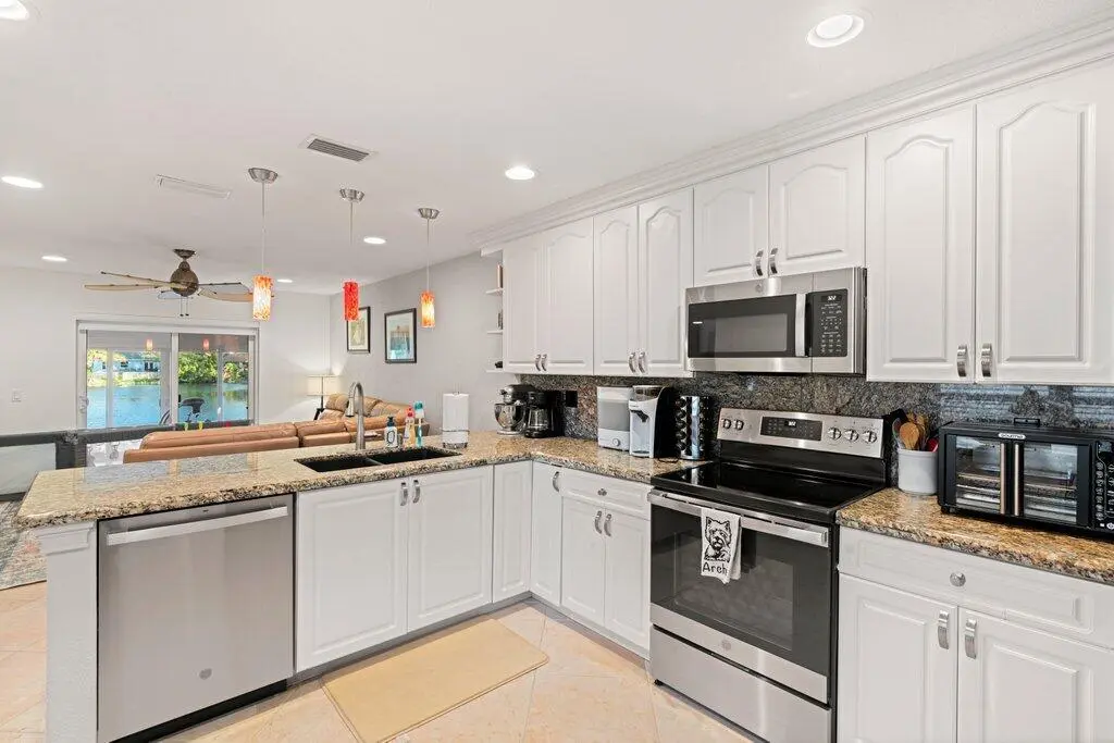 Kitchen 1 at 288 NW 39th Way, Deerfield Beach