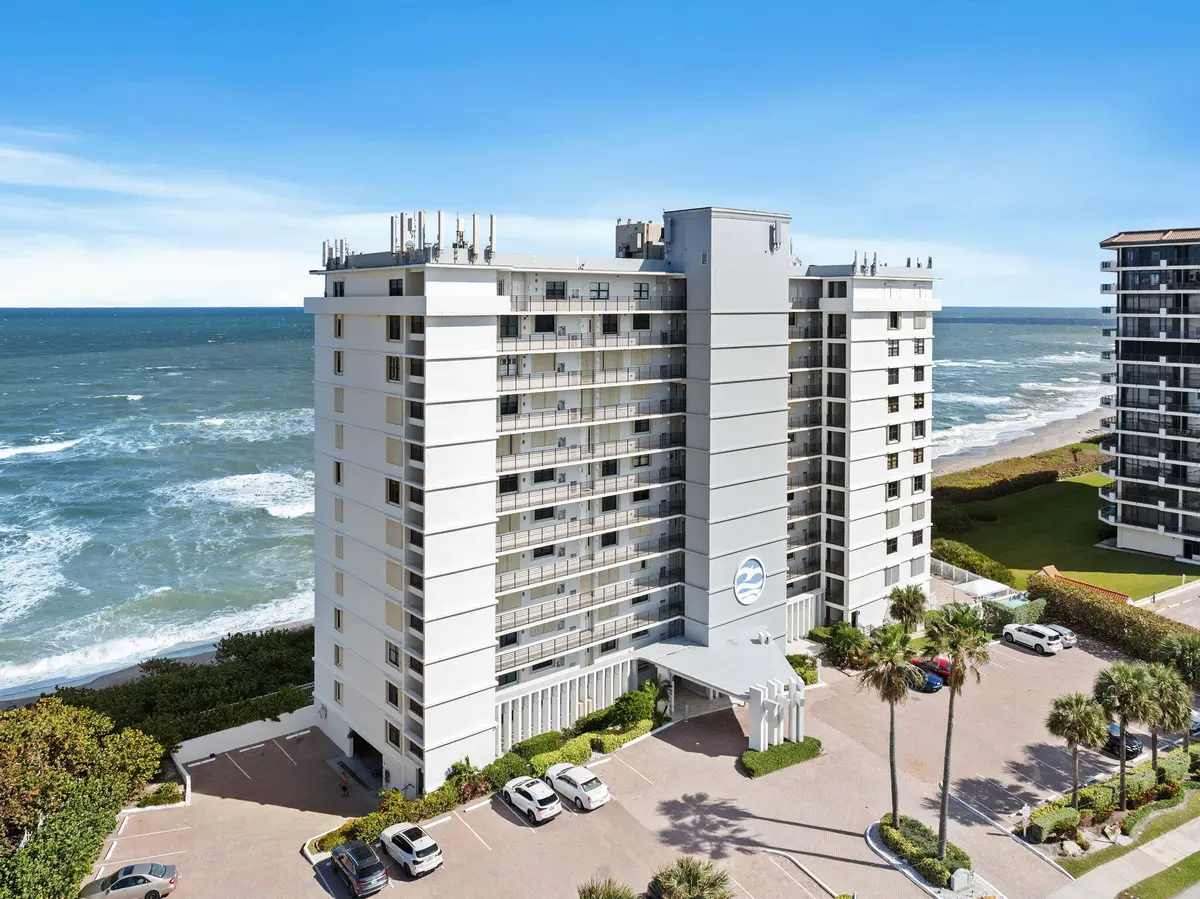 Building at 840 Ocean Drive 1005, Juno Beach