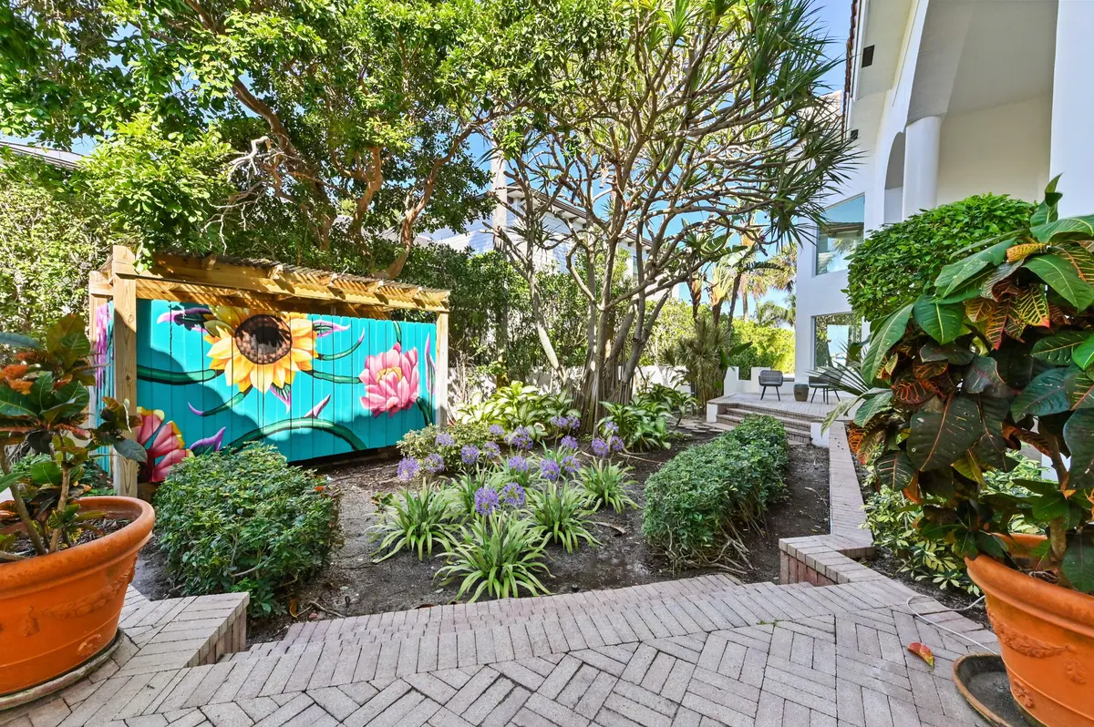 Garden at 200 N Lake Drive, Lantana