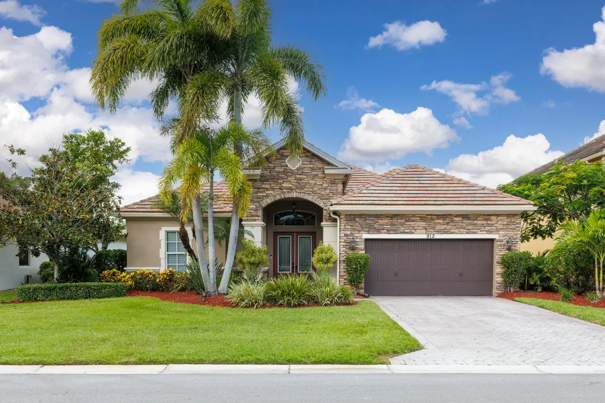 Front at 912 SW Sun Circle, Palm City