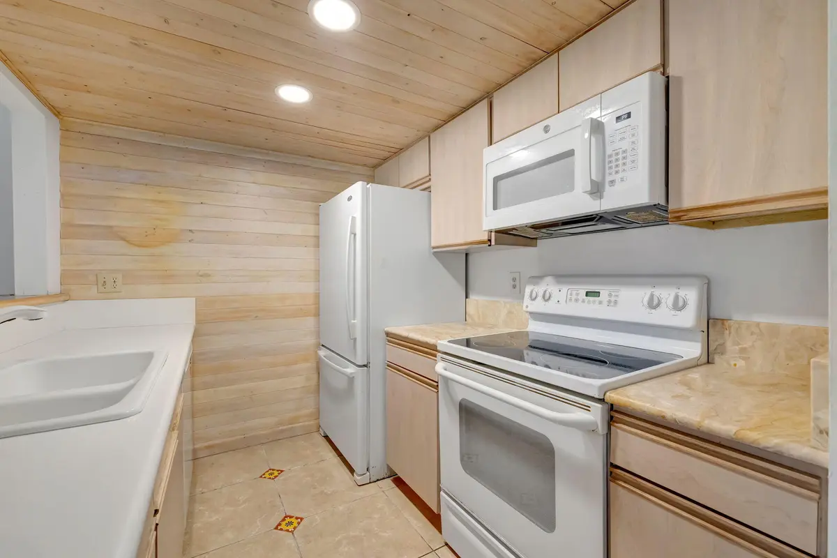 12-web-or-mls-3A5A9843 at 2400 S Ocean Drive Cc-1321, Fort Pierce