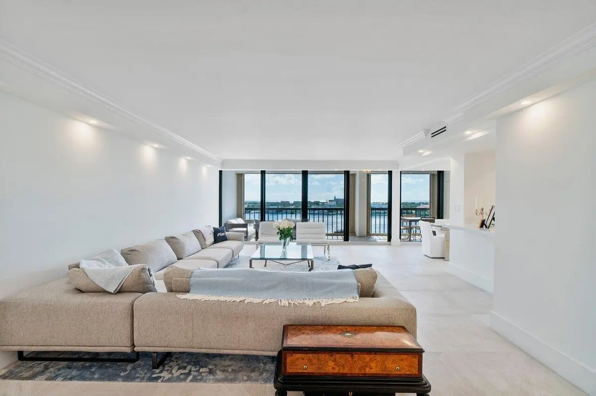 Living Area at 400 N Flagler Drive 1505, West Palm Beach