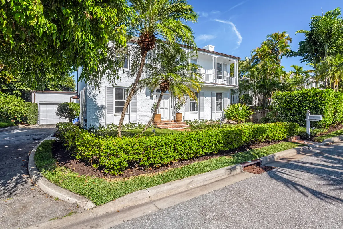 FRONT_RIGHT_EB at 259 Queens Lane, Palm Beach