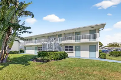 480 Horizons 212, Boynton Beach – sold