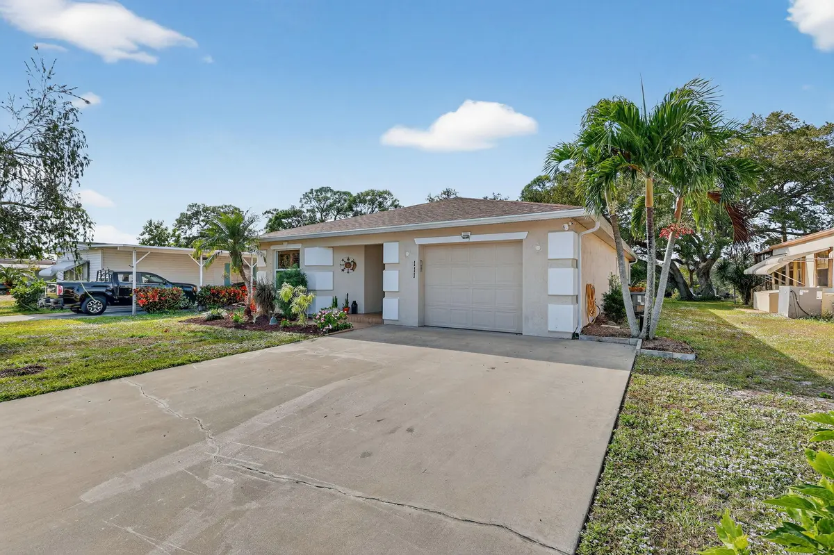 3-web-or-mls-7R7A4817 at 111 Camino Del Rio, Port St. Lucie