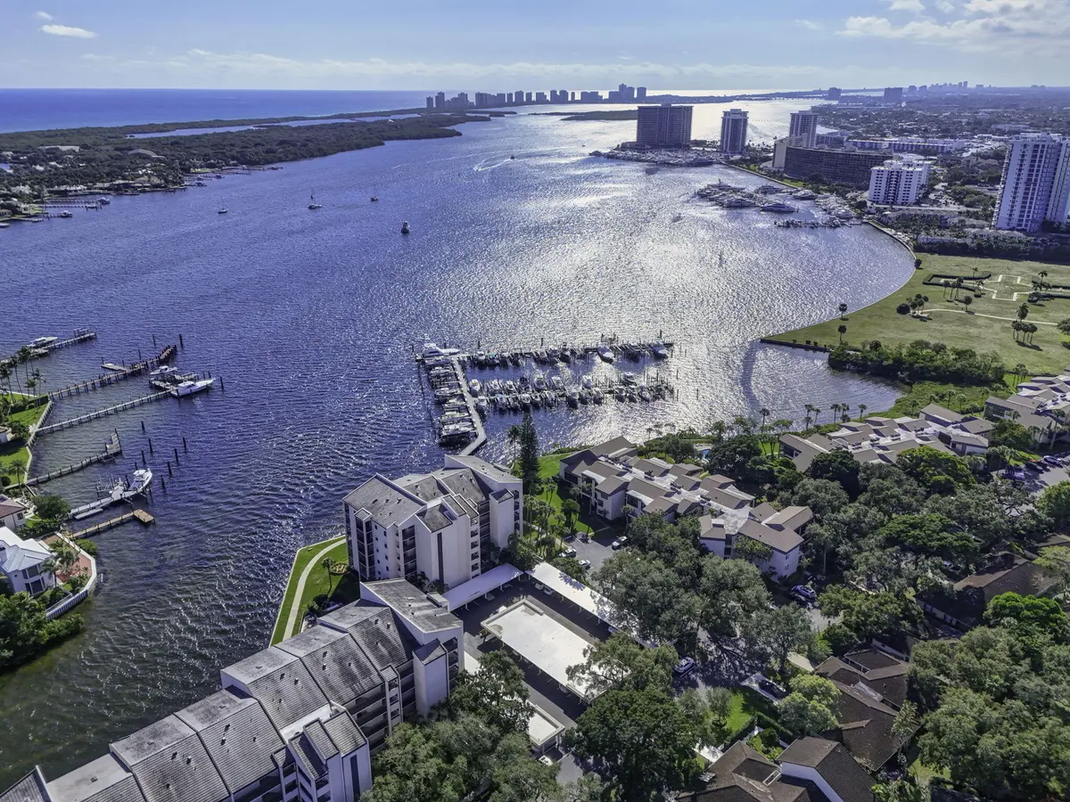 Aerial view at 11390 Twelve Oaks Way 420, North Palm Beach