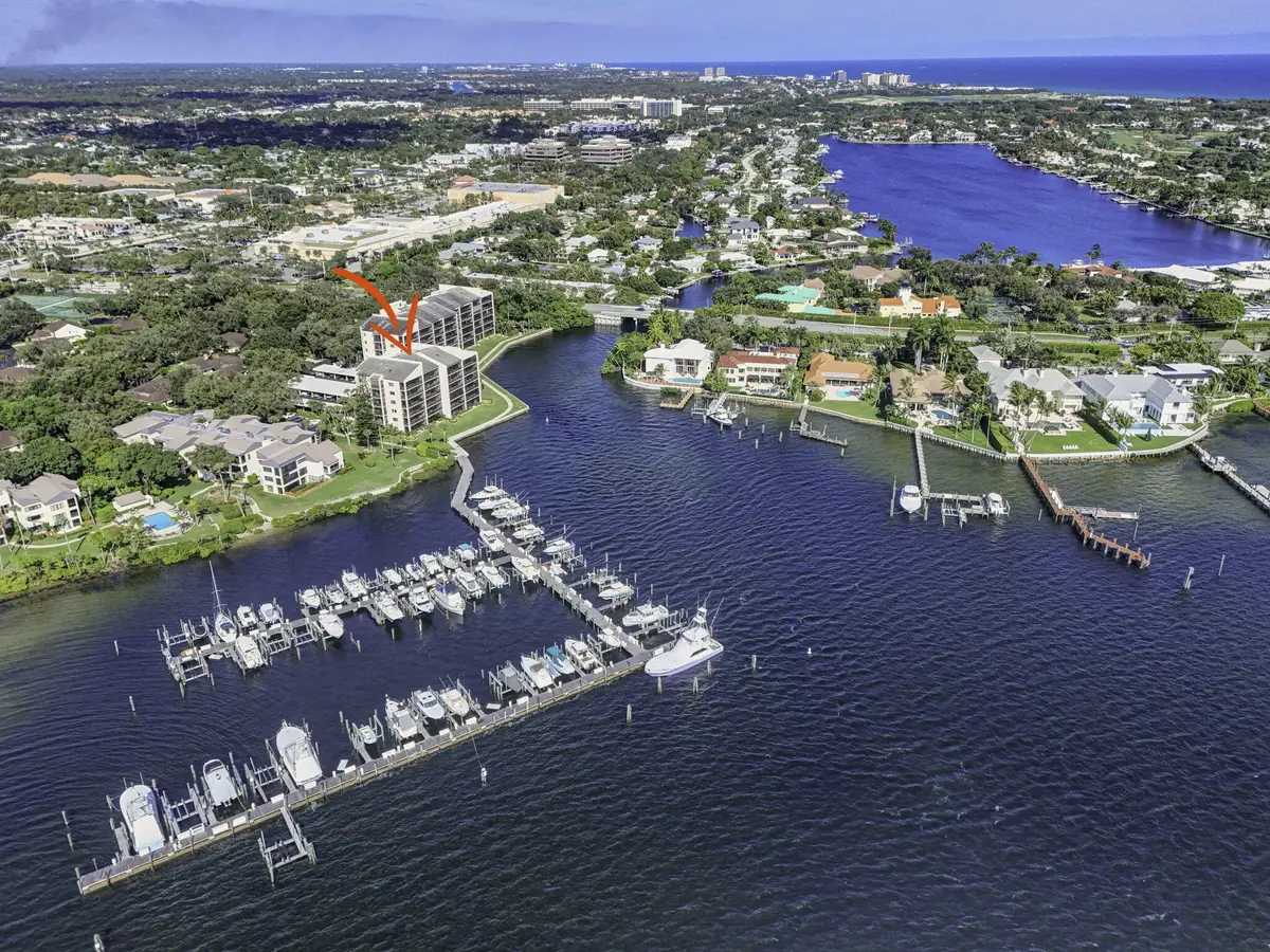 Steps to private marina at 11390 Twelve Oaks Way 122, North Palm Beach