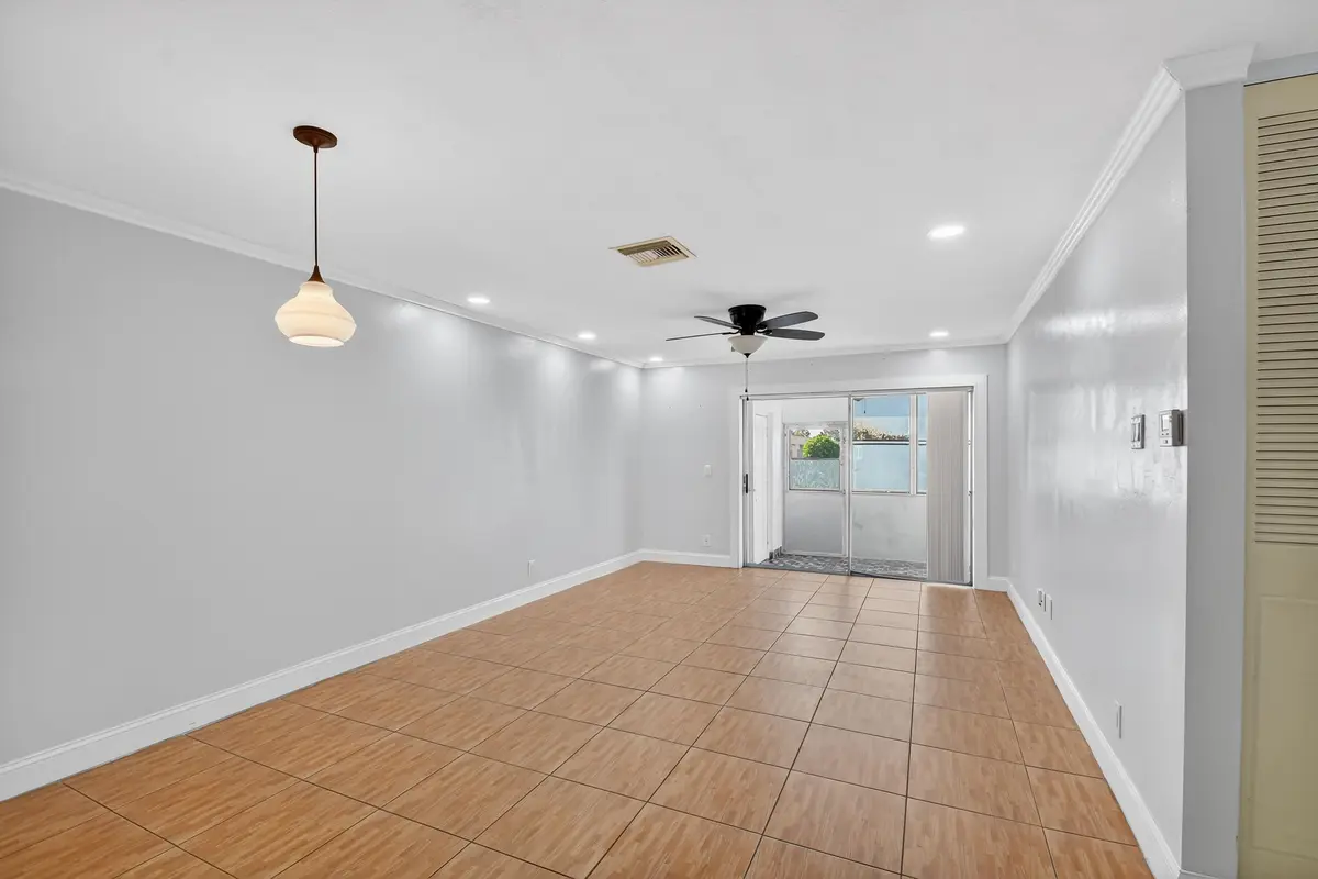 Living at 2667 Dudley Drive B, West Palm Beach