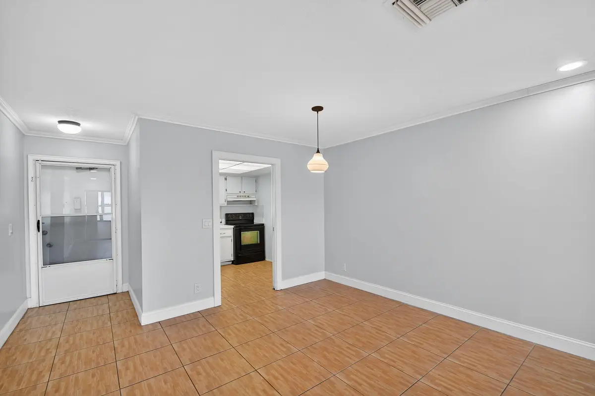 Living at 2667 Dudley Drive B, West Palm Beach