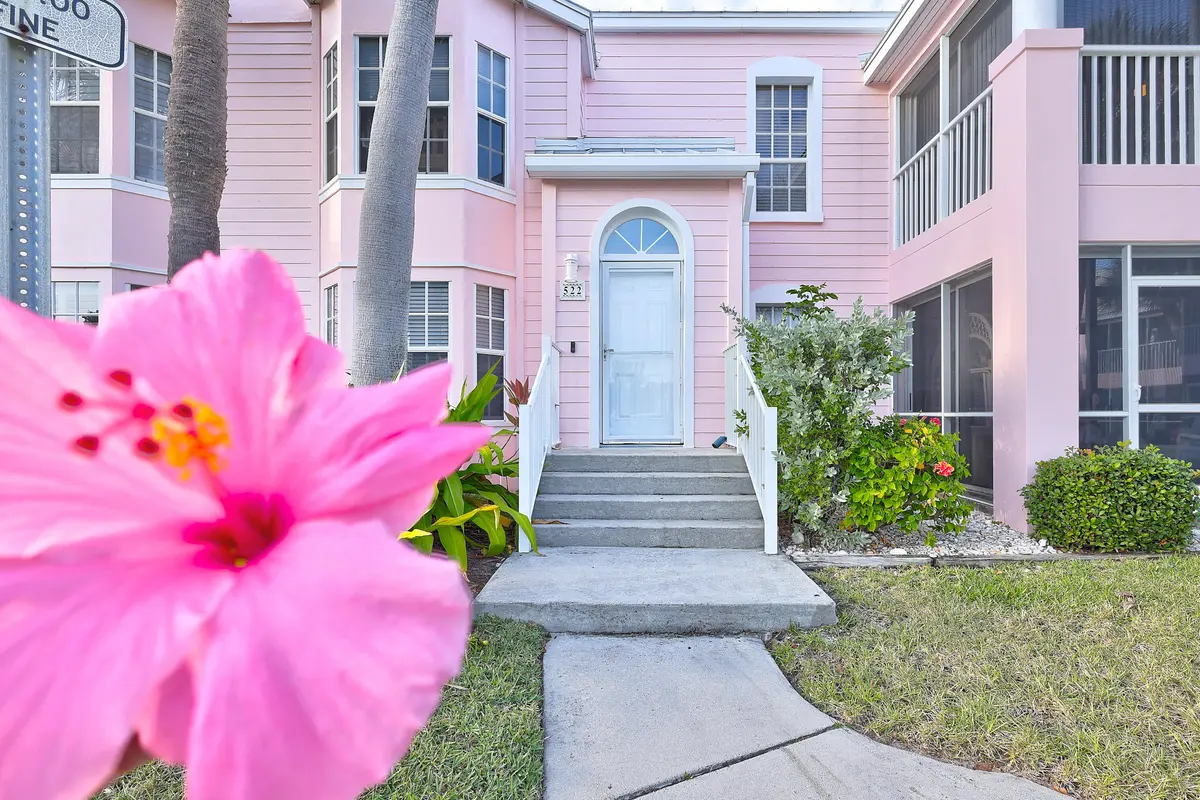 Entrance at 411 NE Plantation Road 522, Stuart