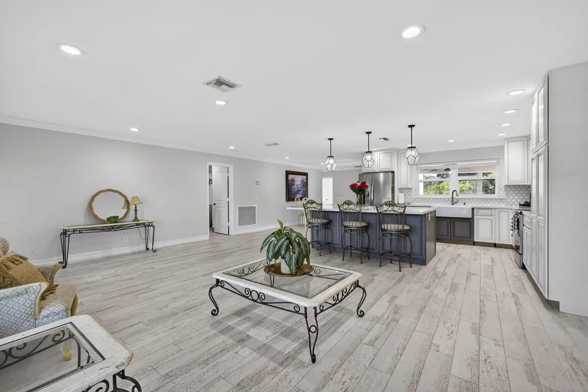 11-web-or-mls-BS1A9276 at 16490 Rustic Road, Wellington
