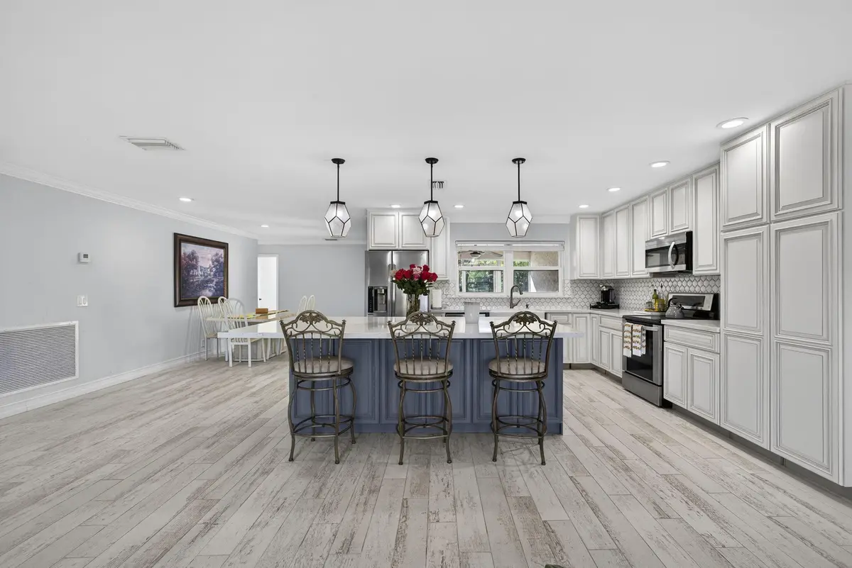 13-web-or-mls-BS1A9286 at 16490 Rustic Road, Wellington