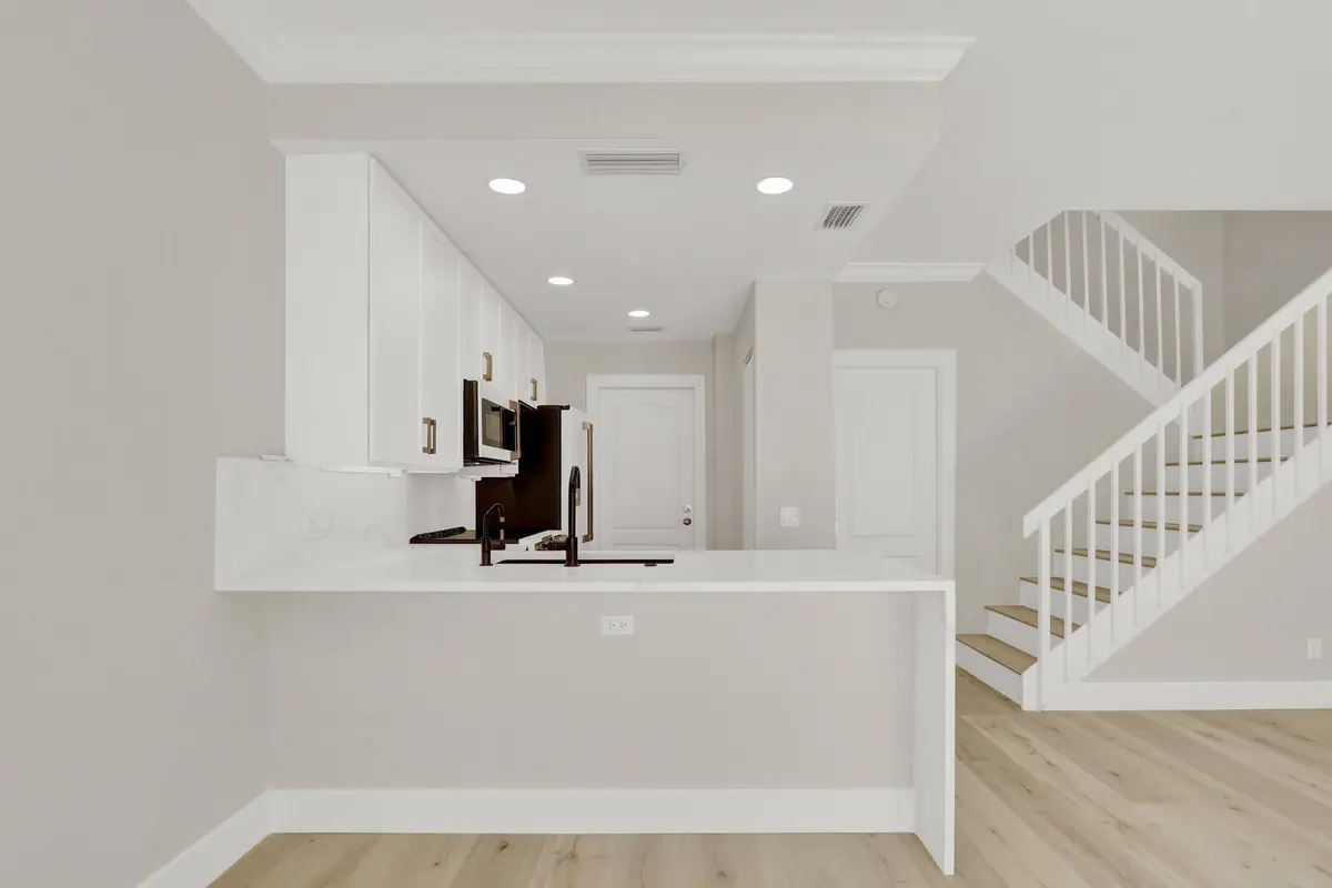 Kitchen at 28 Live Oak Circle, Tequesta