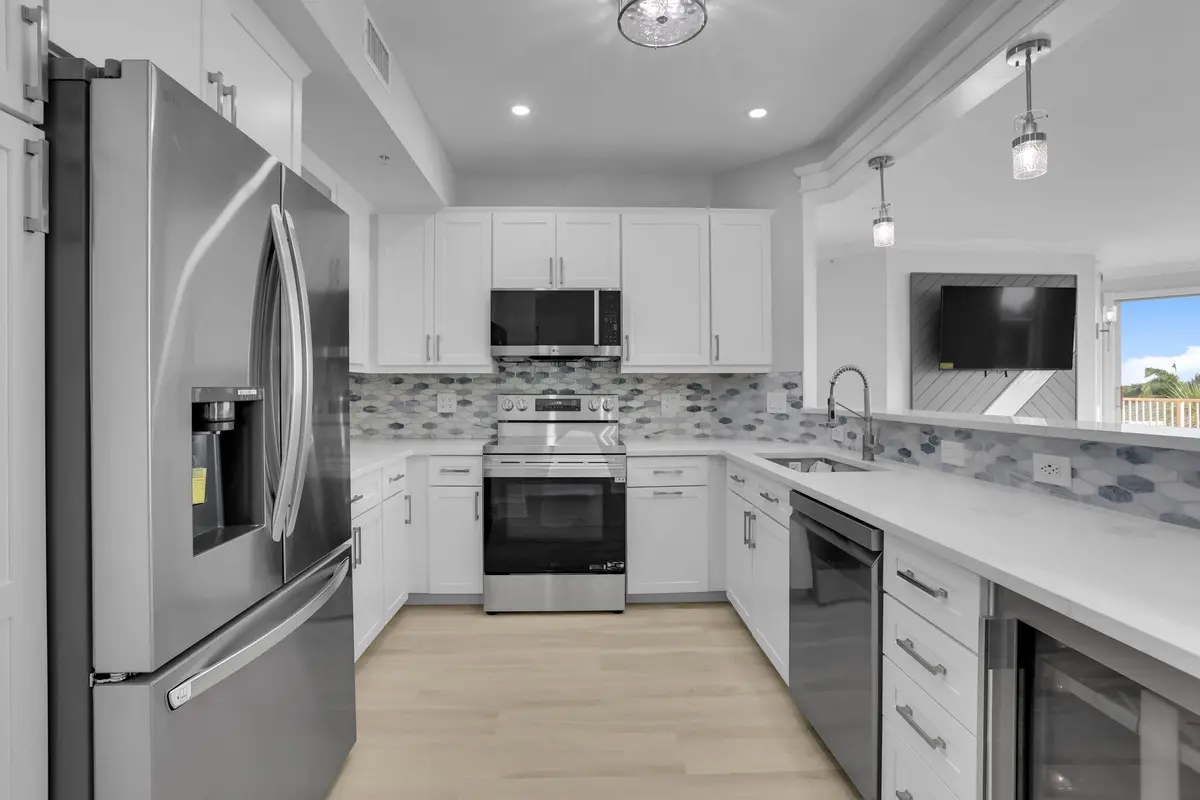 14-web-or-mls-0E2A8815 at 804 E Windward Way 509, Lantana