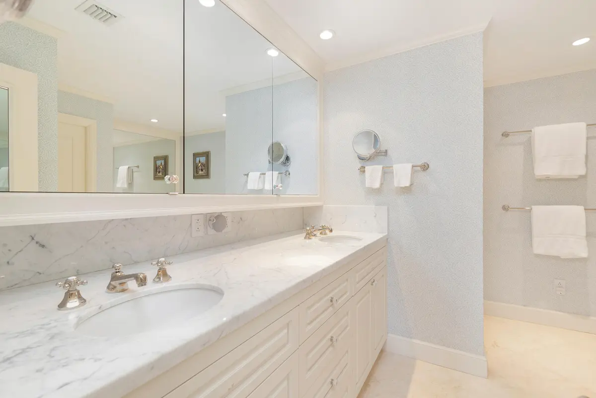 primary bath at 429 Australian Avenue 110, Palm Beach