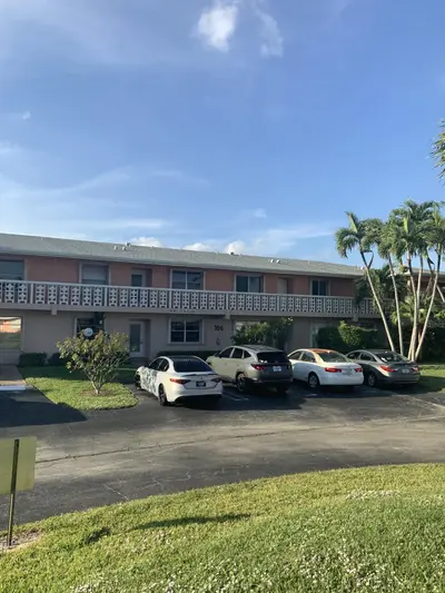 1621 NW 18th Avenue 102, Delray Beach – sold