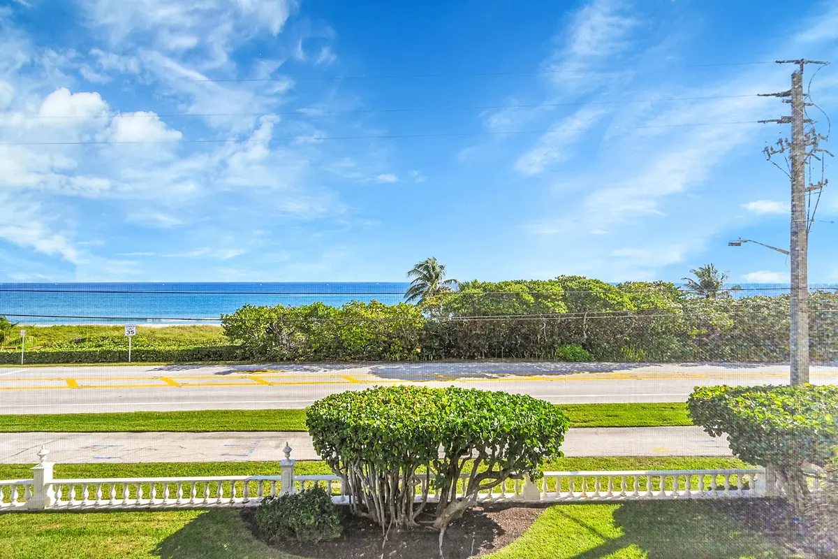39_1 (39) at 2871 N Ocean Boulevard D302, Boca Raton