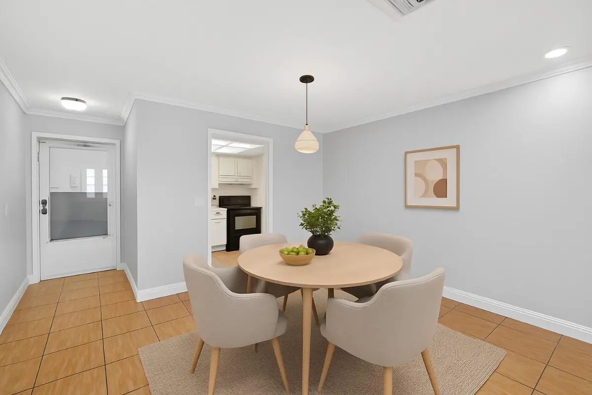 Virtually Staged at 2667 Dudley Drive B, West Palm Beach