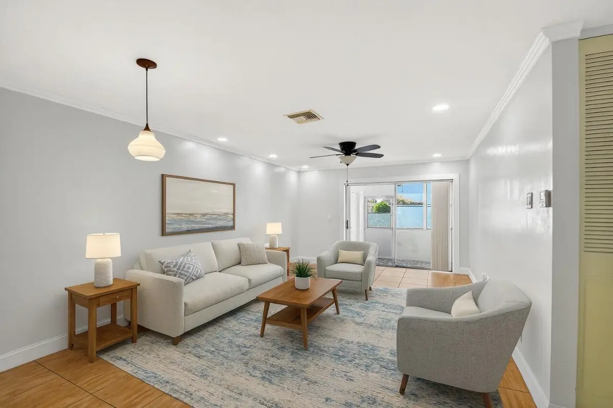 Living at 2667 Dudley Drive B, West Palm Beach