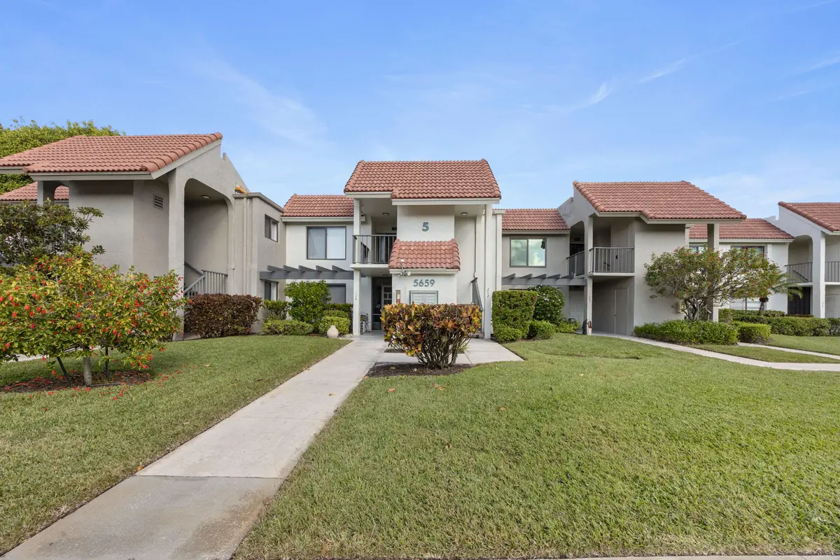 Bldg 5 at 5659 Fairway Park Drive 203, Boynton Beach