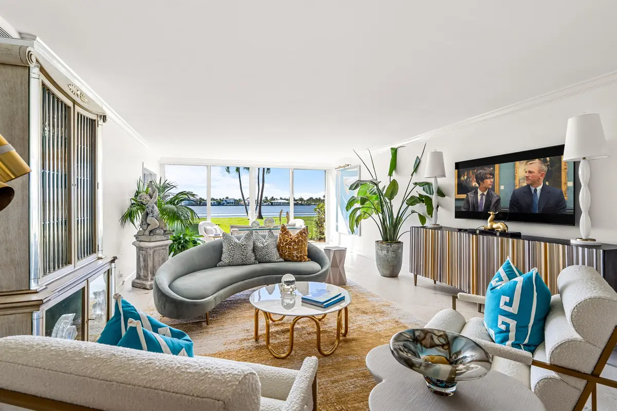 LIVING_RIGHT_DT at 2170 Ibis Isle Road 1, Palm Beach