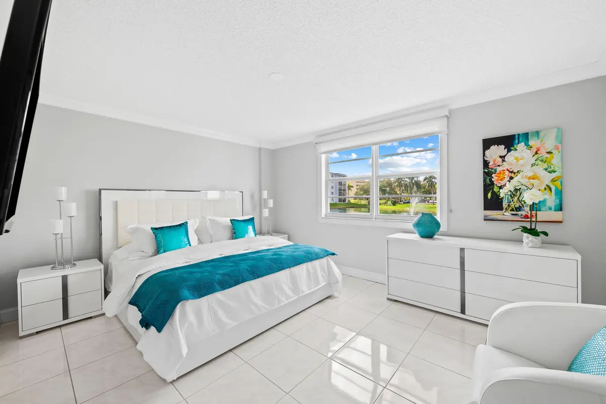 Master Bedroom at 170 SE 5th Avenue 103, Dania Beach