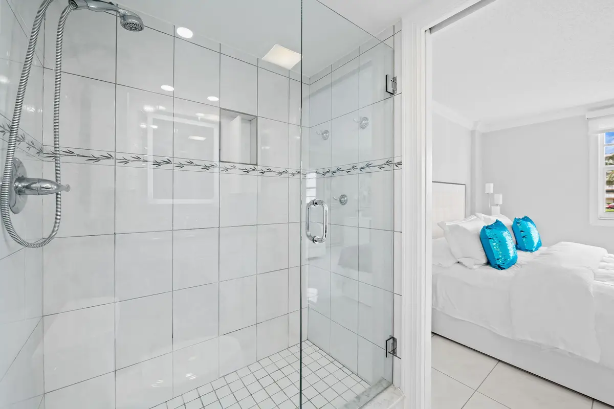 21-web-or-mls-DSC_9144 at 170 SE 5th Avenue 103, Dania Beach
