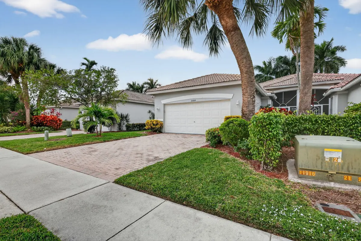 3-web-or-mls-F14A7393 at 10564 Royal Caribbean Circle, Boynton Beach