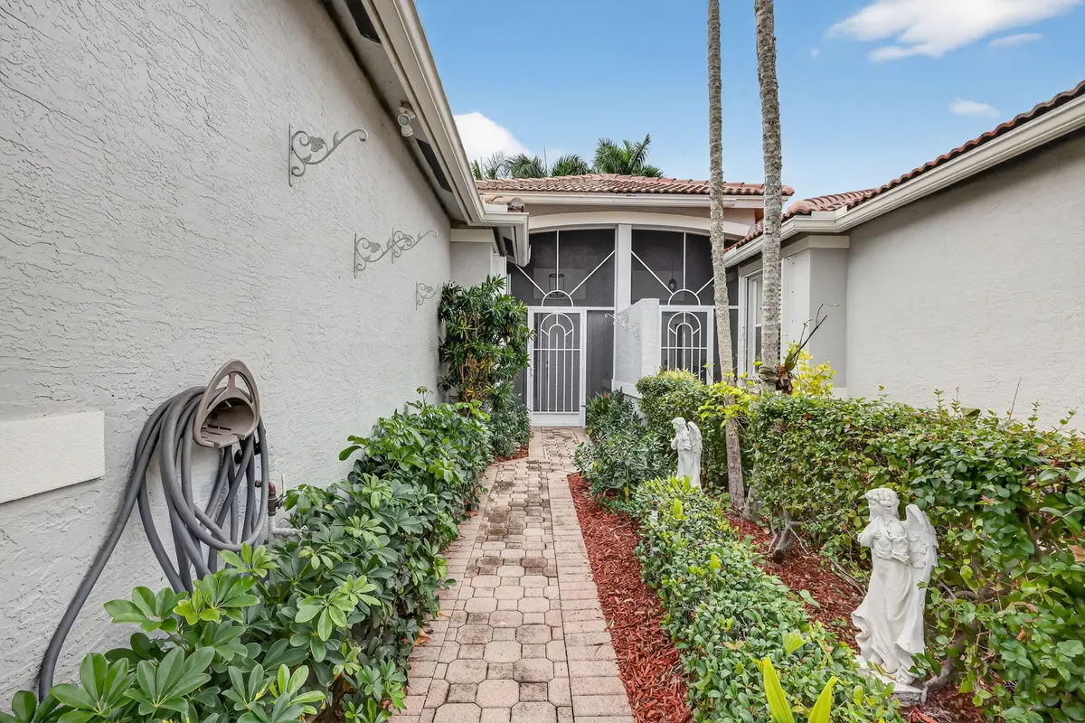 4-web-or-mls-F14A7398 at 10564 Royal Caribbean Circle, Boynton Beach