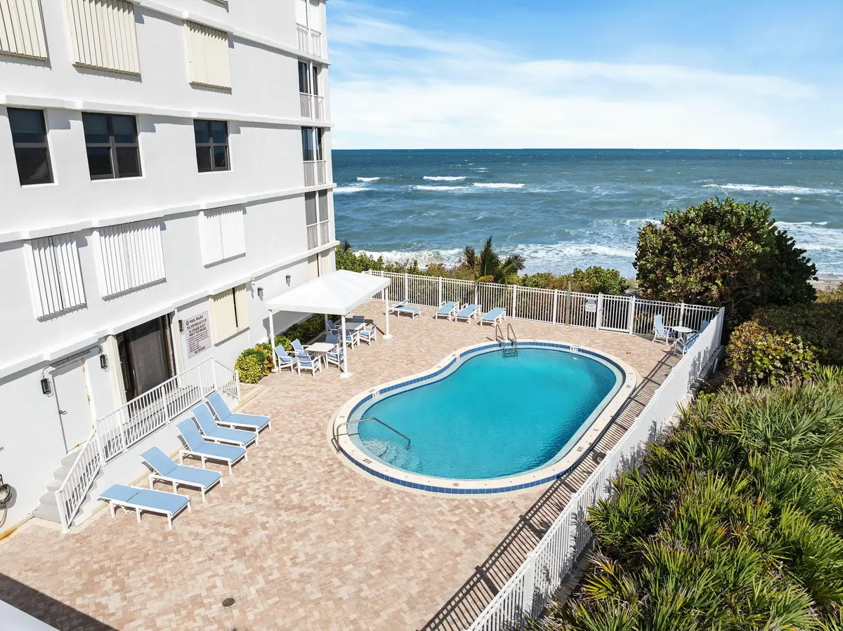 39-web-or-mls-840-ocean-dr-1105 at 840 Ocean Drive 1005, Juno Beach