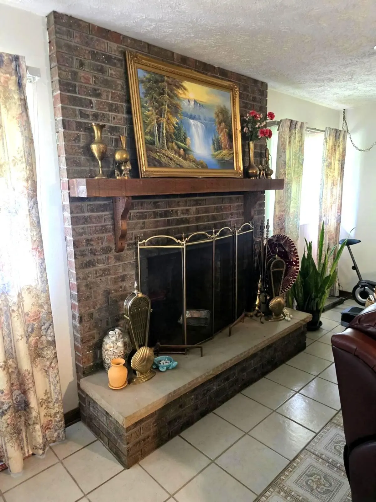 Fireplace in family room at 5001 Buchanan Drive, Fort Pierce