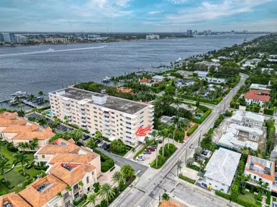 250 N Bradley Place 402, Palm Beach – Condominium for rent