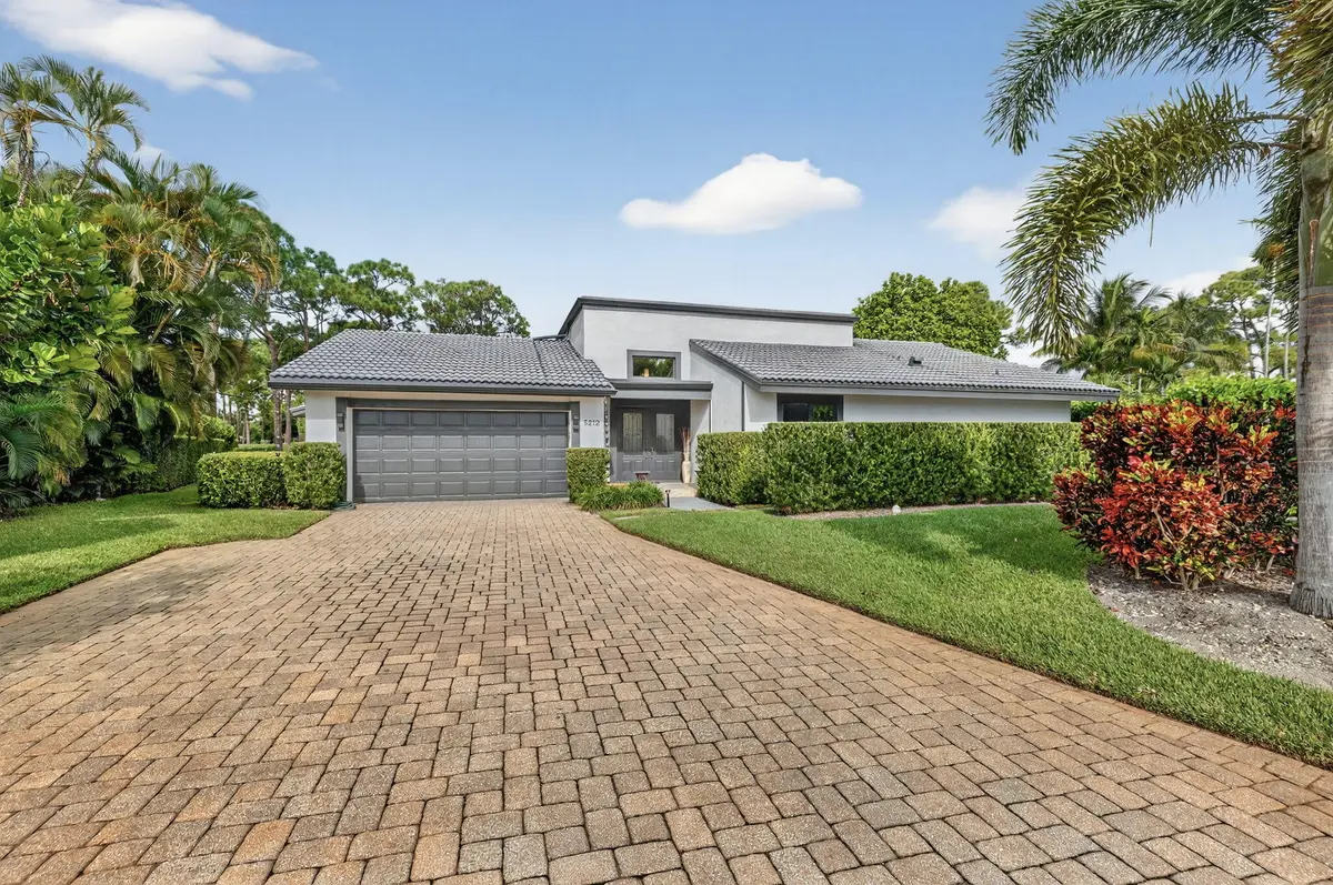 1-web-or-mls-8I8A9355 (2) at 5212 Foxpointe Circle, Delray Beach