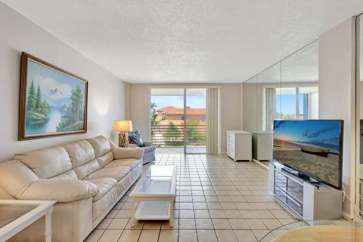 105 Paradise Harbour living room4 at 105 Paradise Harbour Boulevard 307, North Palm Beach