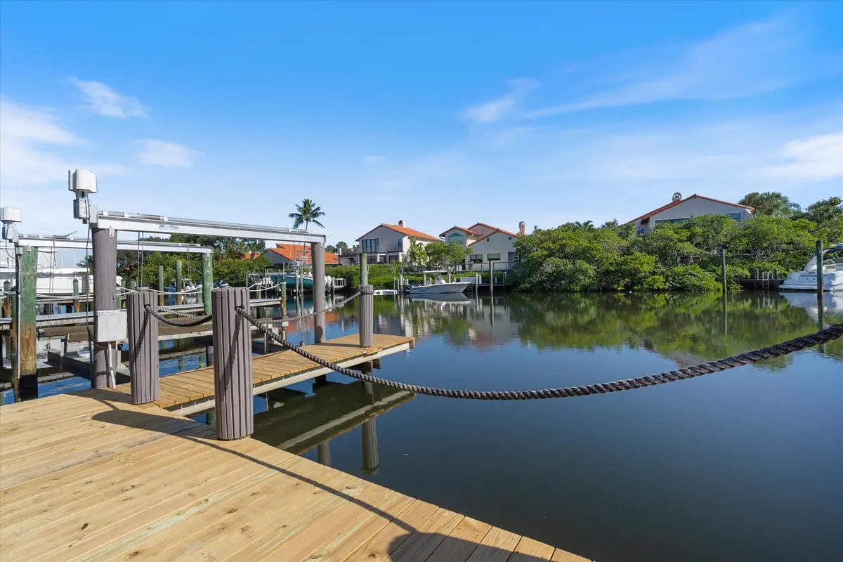 80' Pier Easment at 17036 Bay Street, Jupiter