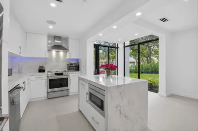7847 Lakeside Boulevard 1014, Boca Raton – sold