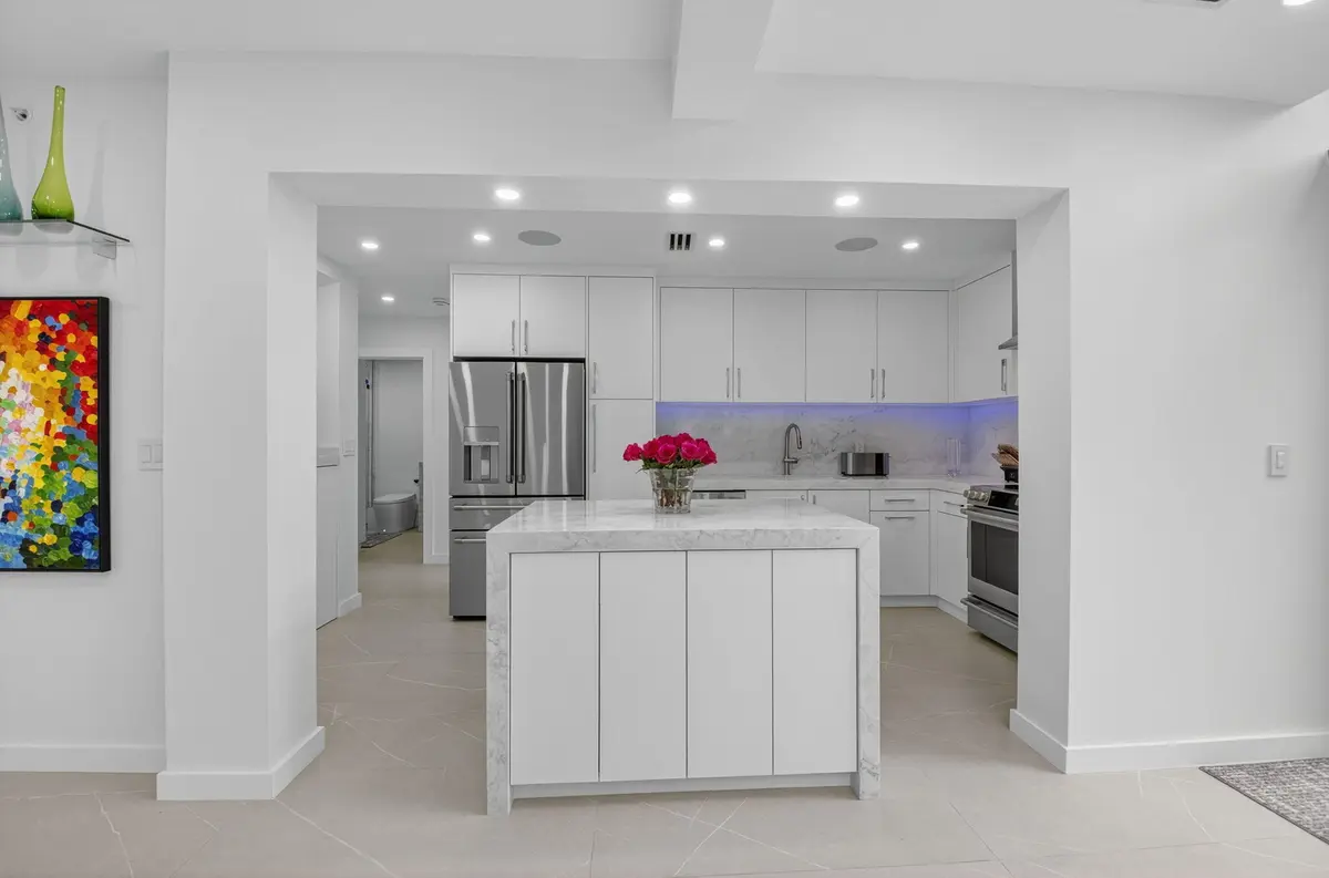Open Kitchen at 7847 Lakeside Boulevard 1014, Boca Raton
