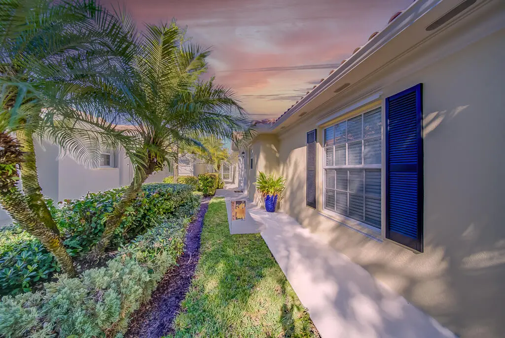 MLS-3 at 8199 Saint Johns Court, Wellington