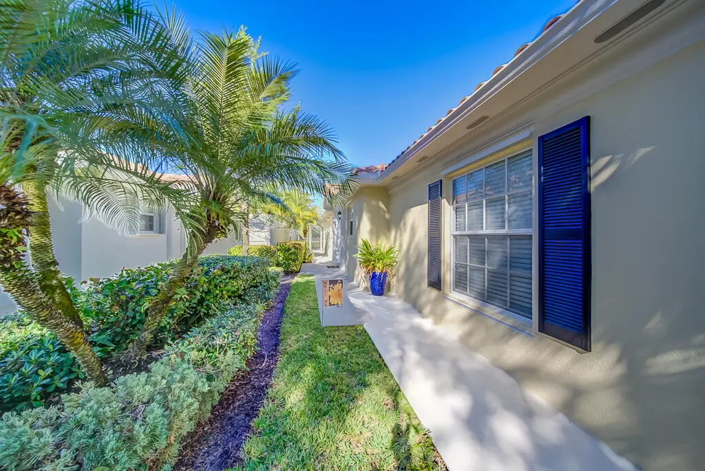 MLS-4 at 8199 Saint Johns Court, Wellington